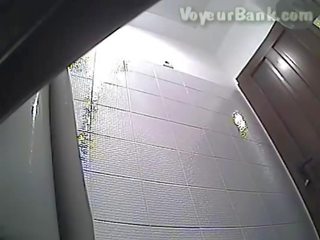 בשירותים spycam-971