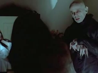 Nosferatu vampir bites i virgjër vajzë, falas porno f2