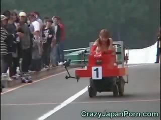 Juokingas japoniškas seksas lenktynės!