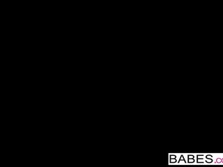 Babes - một chạm của ren - brett rossi