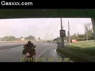 Follando en motocicleta