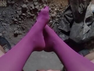 Pov video di nightmiss piedi in viola collant dando sciatto sega porno video