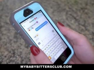 Mybabysittersclub - poupée regardé baby-sitter baise client