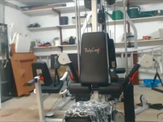 Nu exercice avec vibromasseur 5 de 5